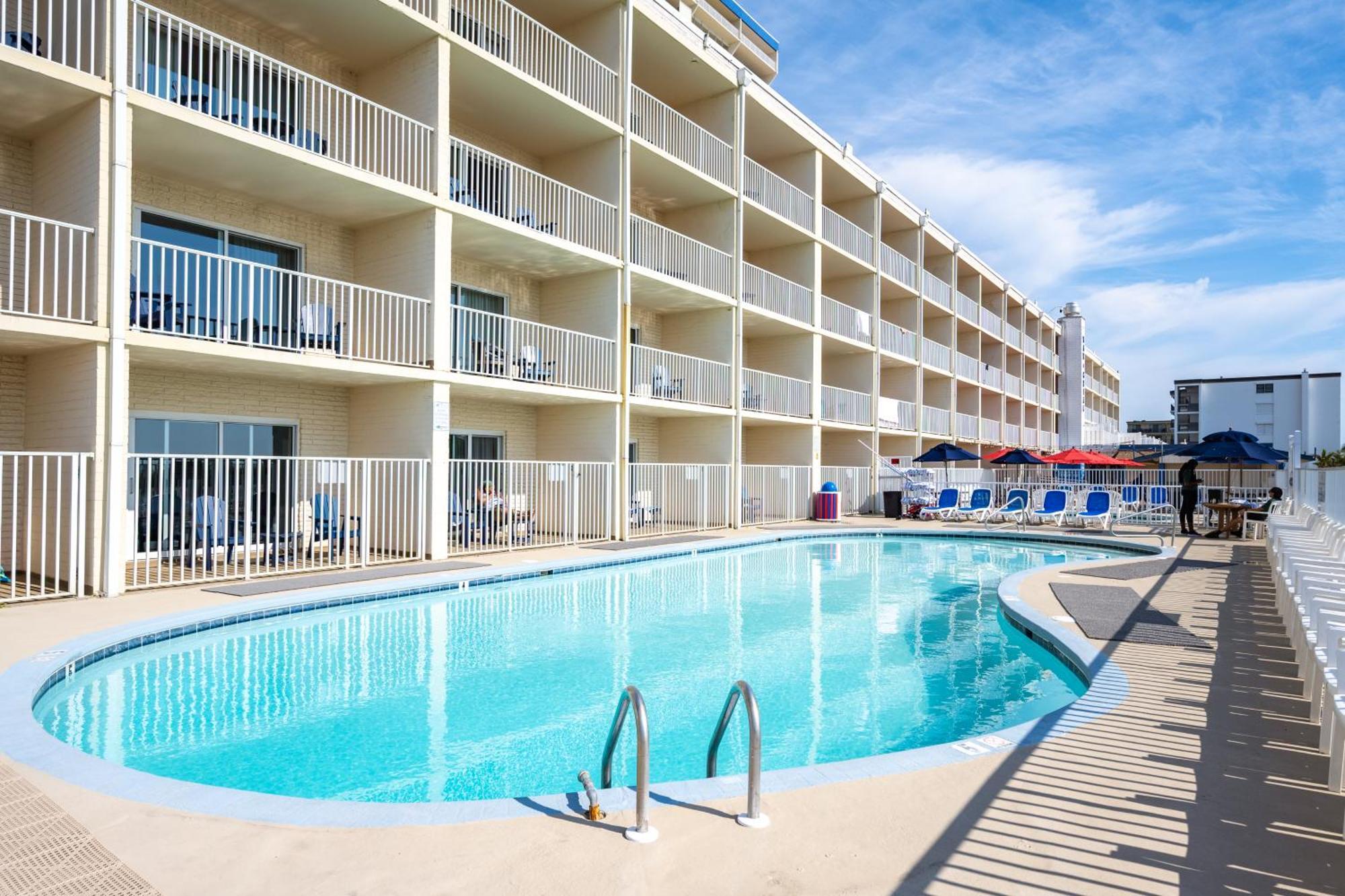 Carousel Resort Hotel And Condominiums Ocean Stadt Exterior foto